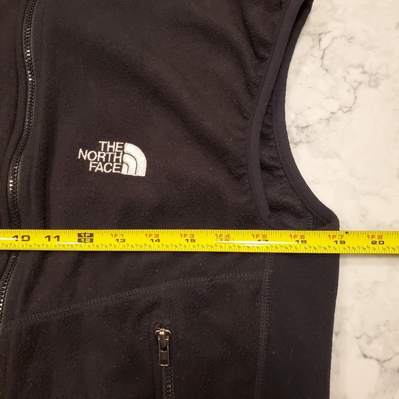 VTG The North Face Lightweight Black Fleece Vest - Picture 10 of 13